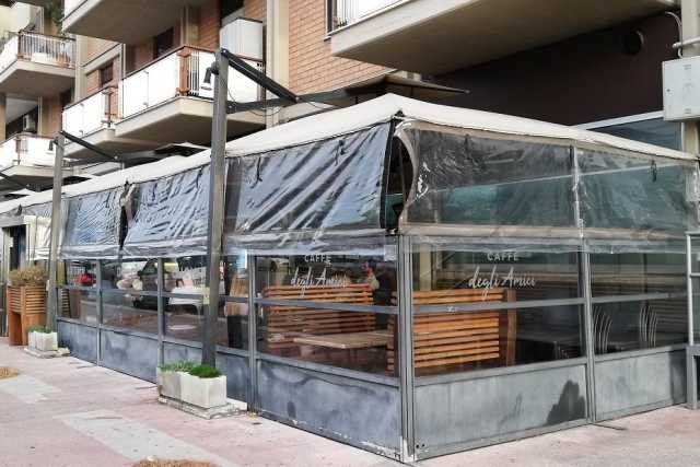 Chiude il Caff� degli amici: per 43 anni � stato il punto di incontro dei "discotecari" baresi